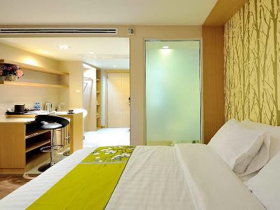 Hotel Nantra Retreat And 3*