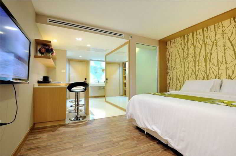 Hotel Nantra Retreat And 3*